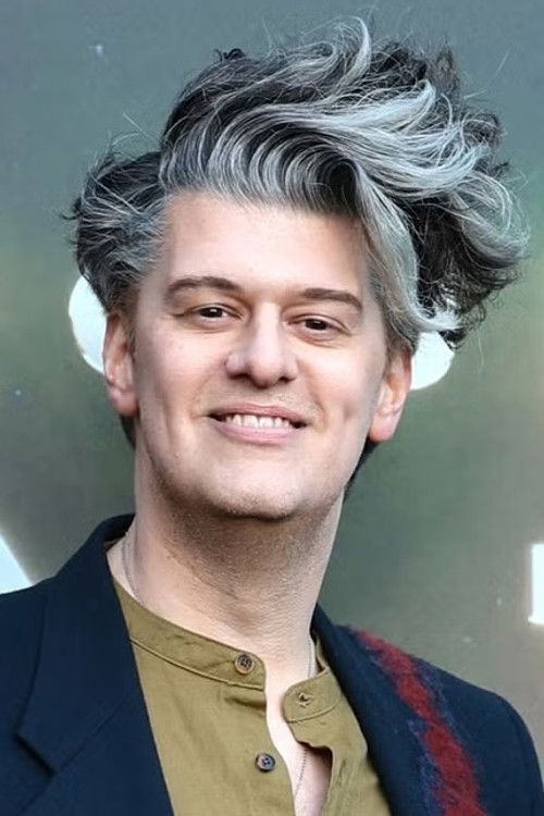 Podobny aktor do Saumya Saraswat: James Ortiz