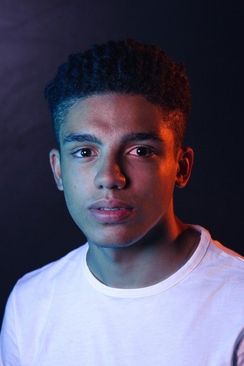 Podobny aktor do Seray Kaya: Jay Lycurgo