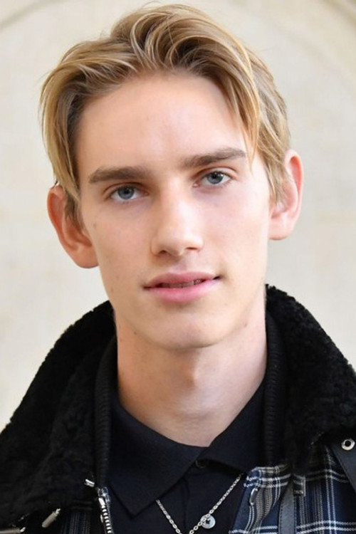 Podobny aktor do Michael Keaton: Levon Hawke