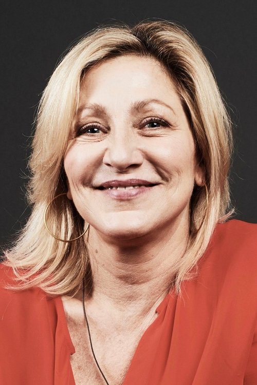 Podobny aktor do Dilaray Yeşilyaprak: Edie Falco