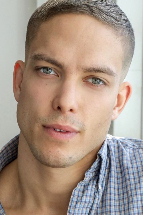 Podobny aktor do Patrick John Flueger: Blake Richardson