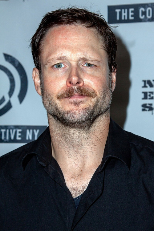 Podobny aktor do Annabelle Wallis: Michael Abbott Jr.